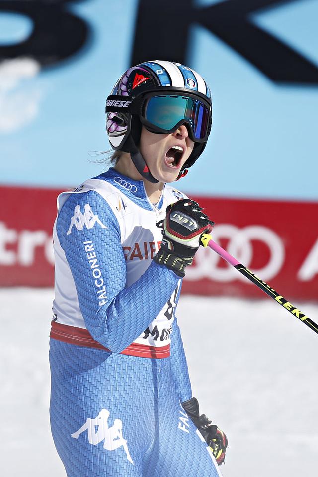 Uzi重返赛场,出色发挥首场状态出色,西班牙队观众沸腾!比赛高潮迭起 Uzi重返赛场,出色发挥首场状态出色,西班牙队观众沸腾!比赛高潮迭起